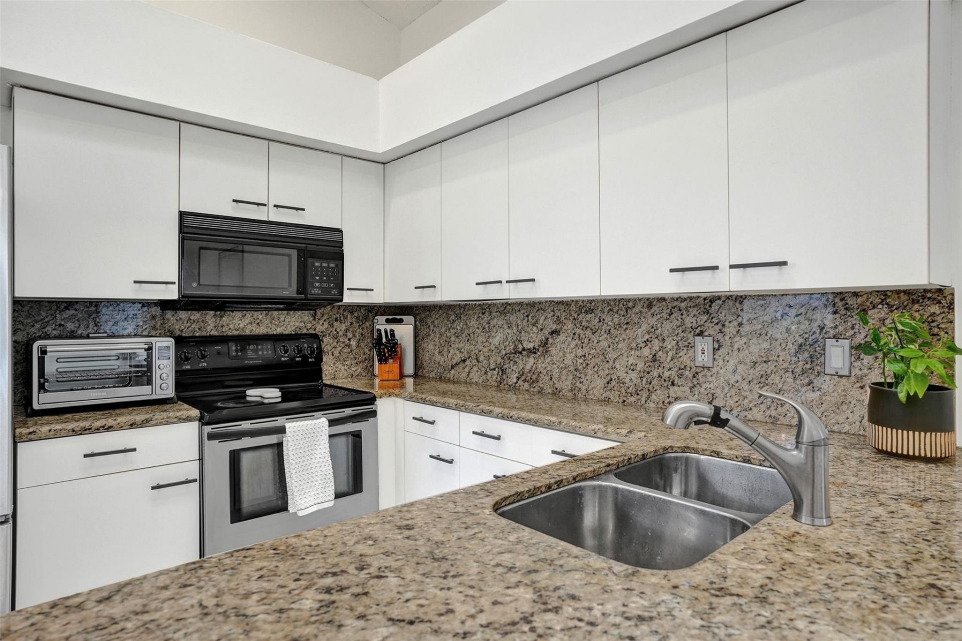 10108 NW 4th Street, Plantation, FL 33324 Photo