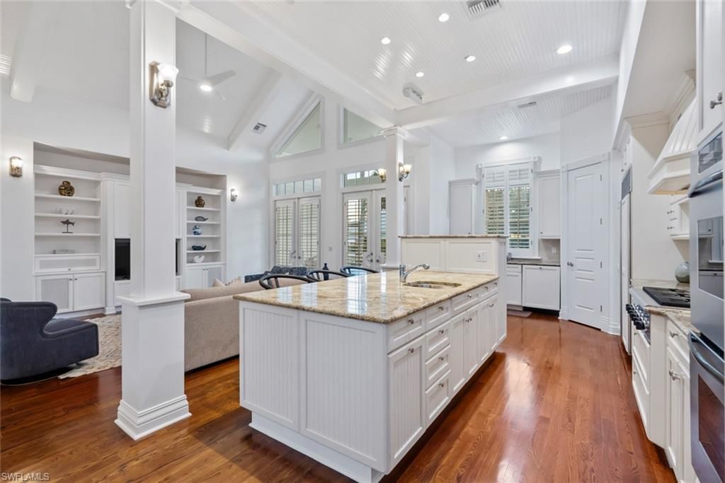 1551 Gulf Shore Blvd S, Naples, FL 34102 Photo