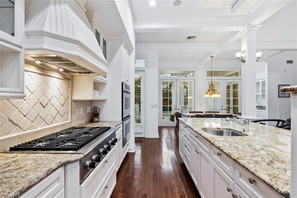 1551 Gulf Shore Blvd S, Naples, FL 34102 Photo