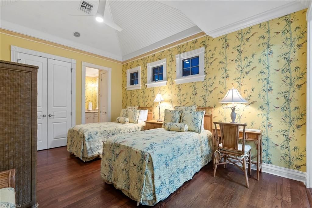 1551 Gulf Shore Blvd S, Naples, FL 34102 Photo