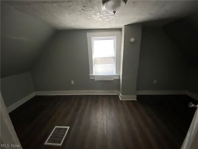 2355 E 86th Street, Cleveland, OH 44106 Photo 35