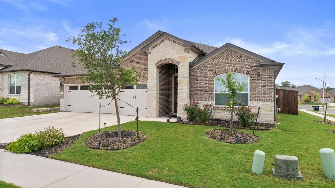1904 Jay Bird Ln, Leander, TX 78641 Main Photo