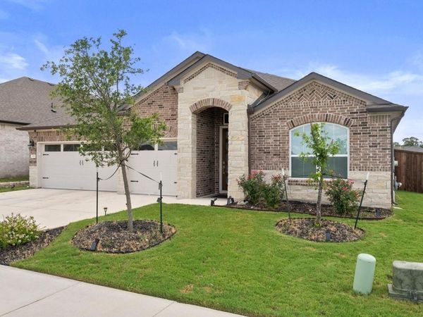 1904 Jay Bird LN, Leander, TX 78641