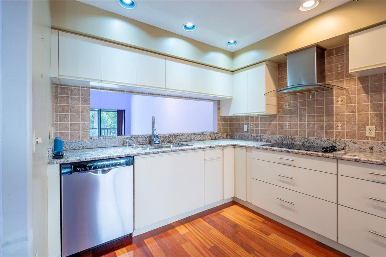 1312 Pasadena Avenue S, Unit 16, South Pasadena, FL 33707 Photo