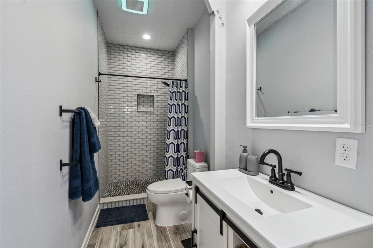 645 Cr 485a, Lake Panasoffkee, FL 33538 Photo