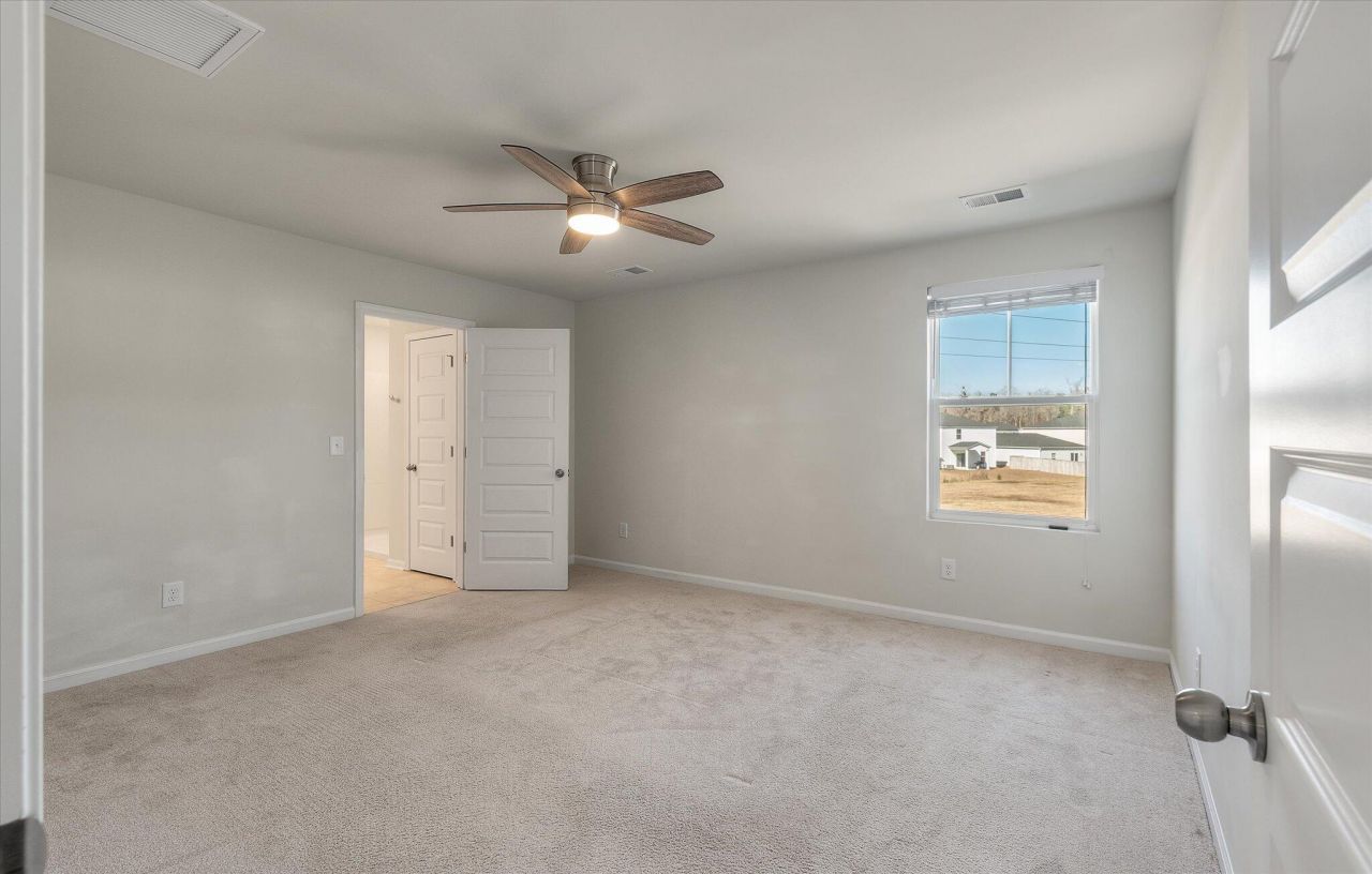 660 Jancus Street Photo 18