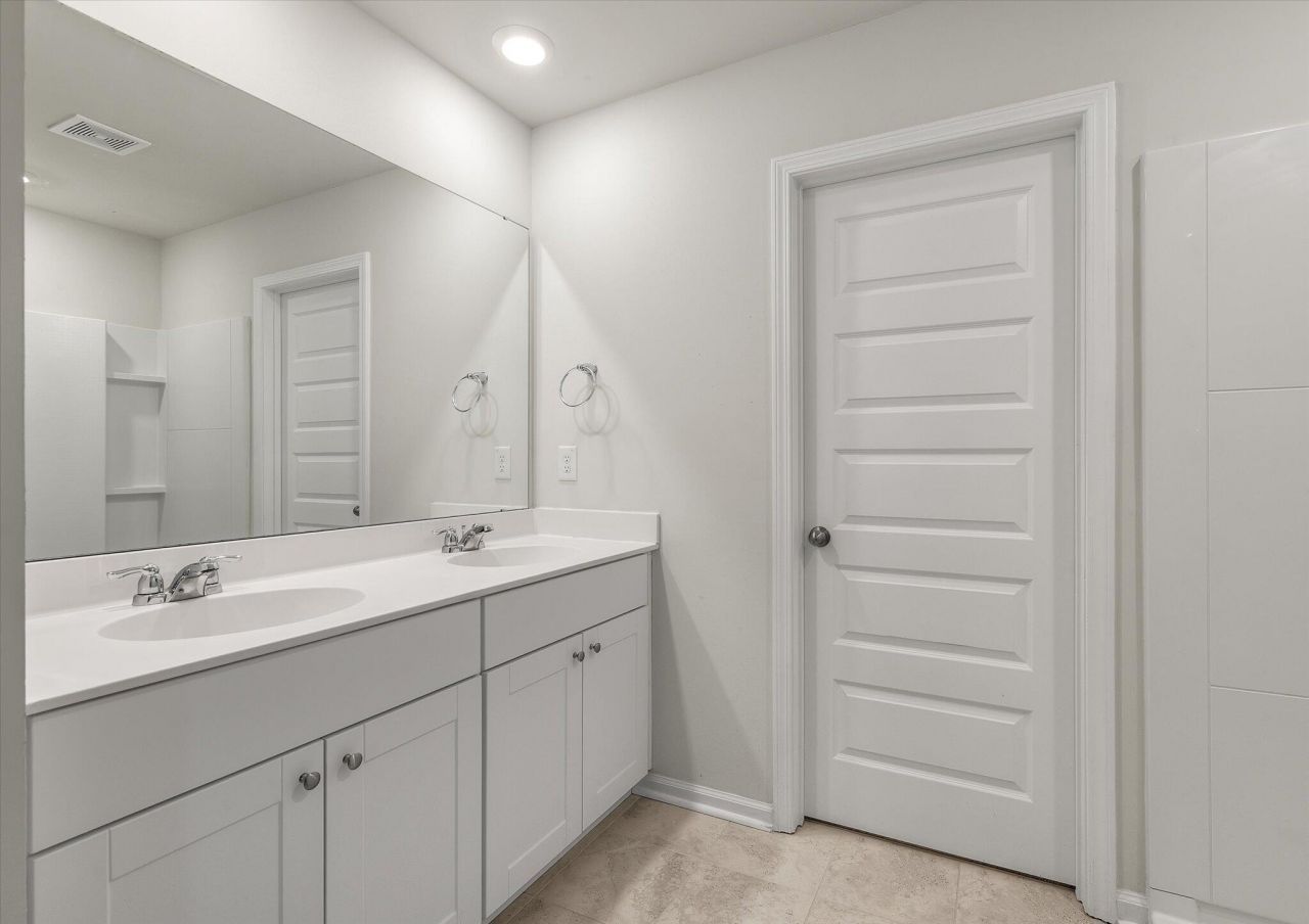 660 Jancus Street Photo 19