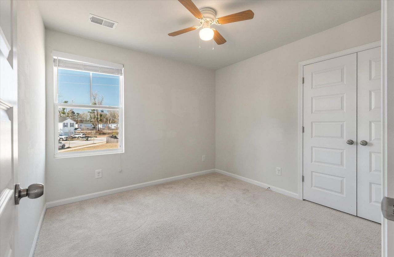 660 Jancus Street Photo 22