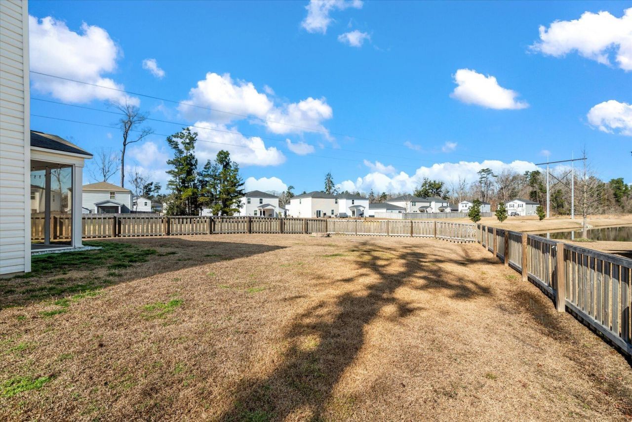 660 Jancus Street Photo 32