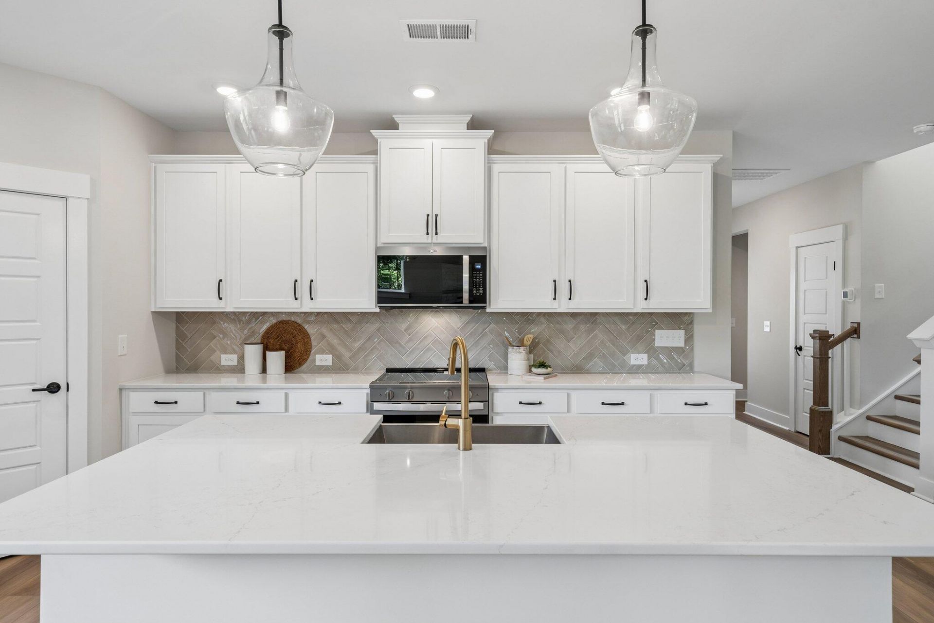 5354 Elder Avenue Photo 10