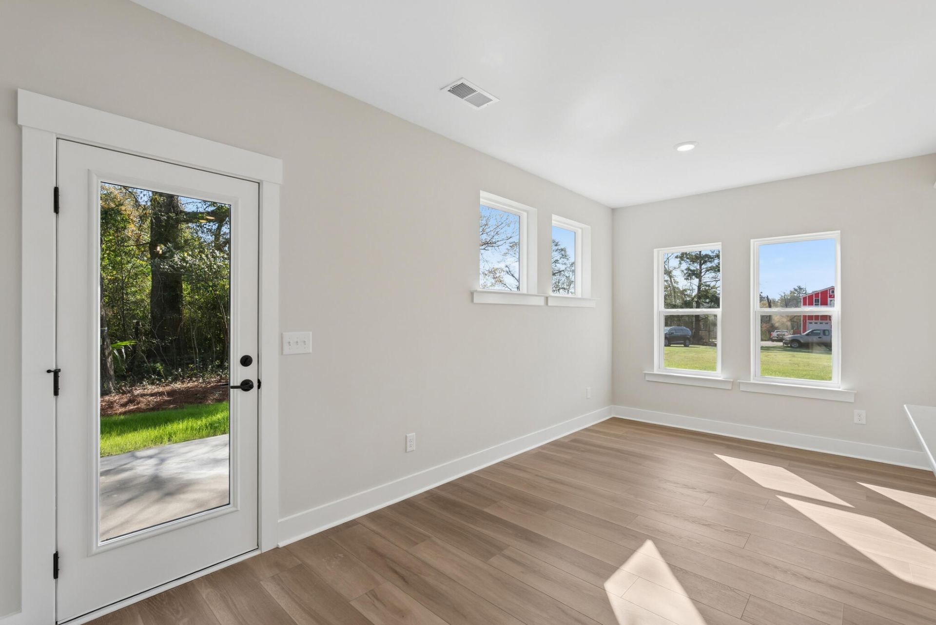 5354 Elder Avenue Photo 13