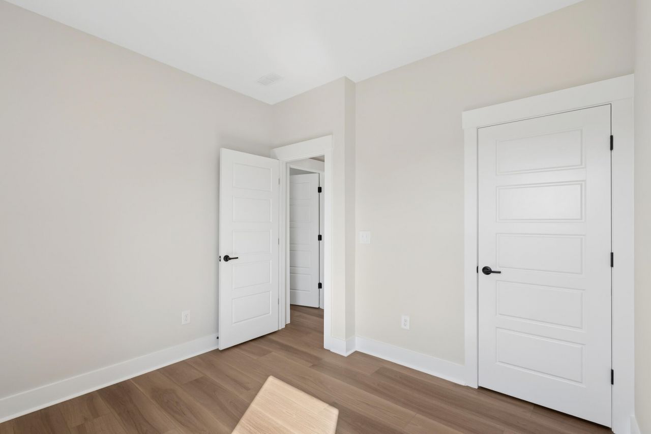 5354 Elder Avenue Photo 25