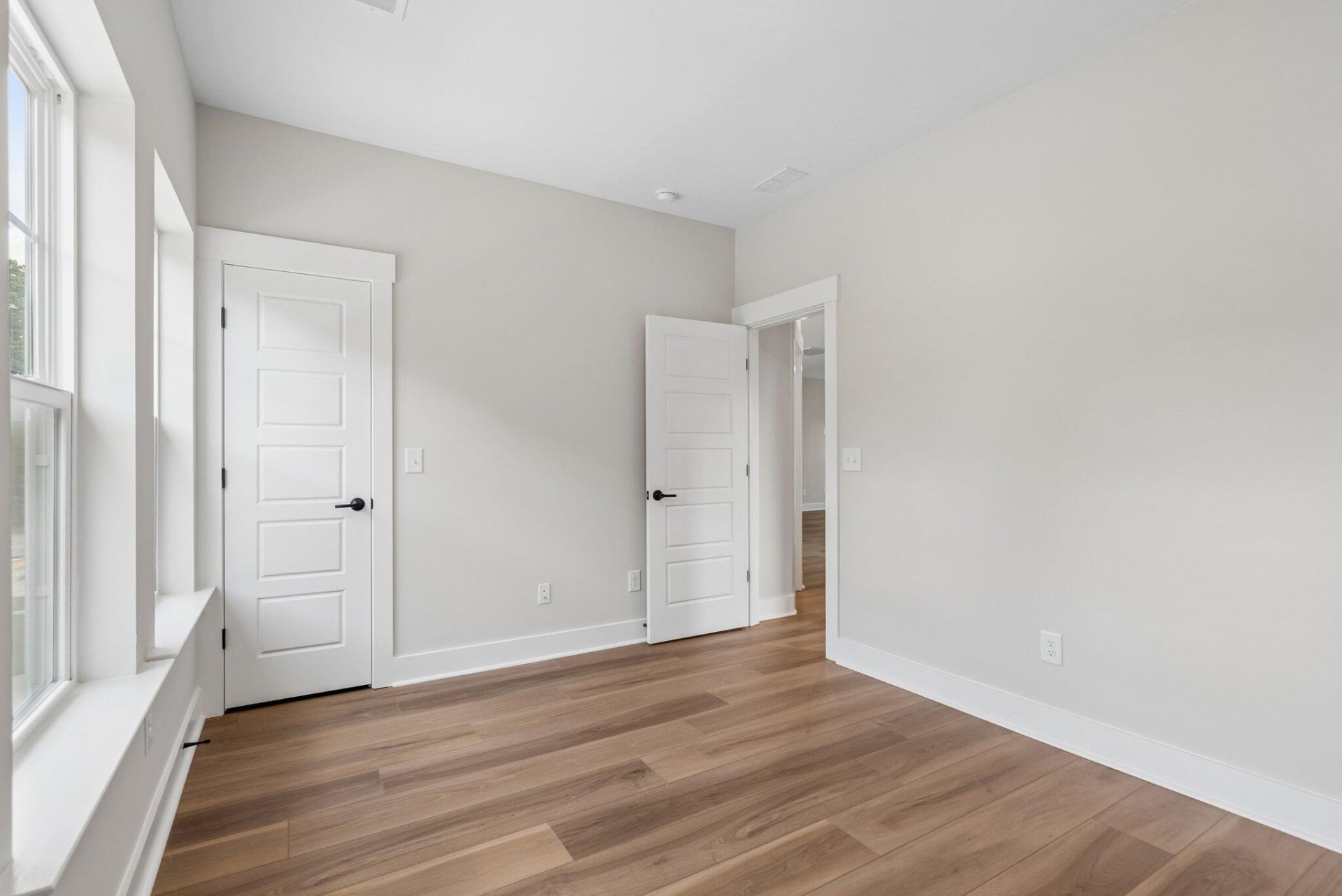 5354 Elder Avenue Photo 26