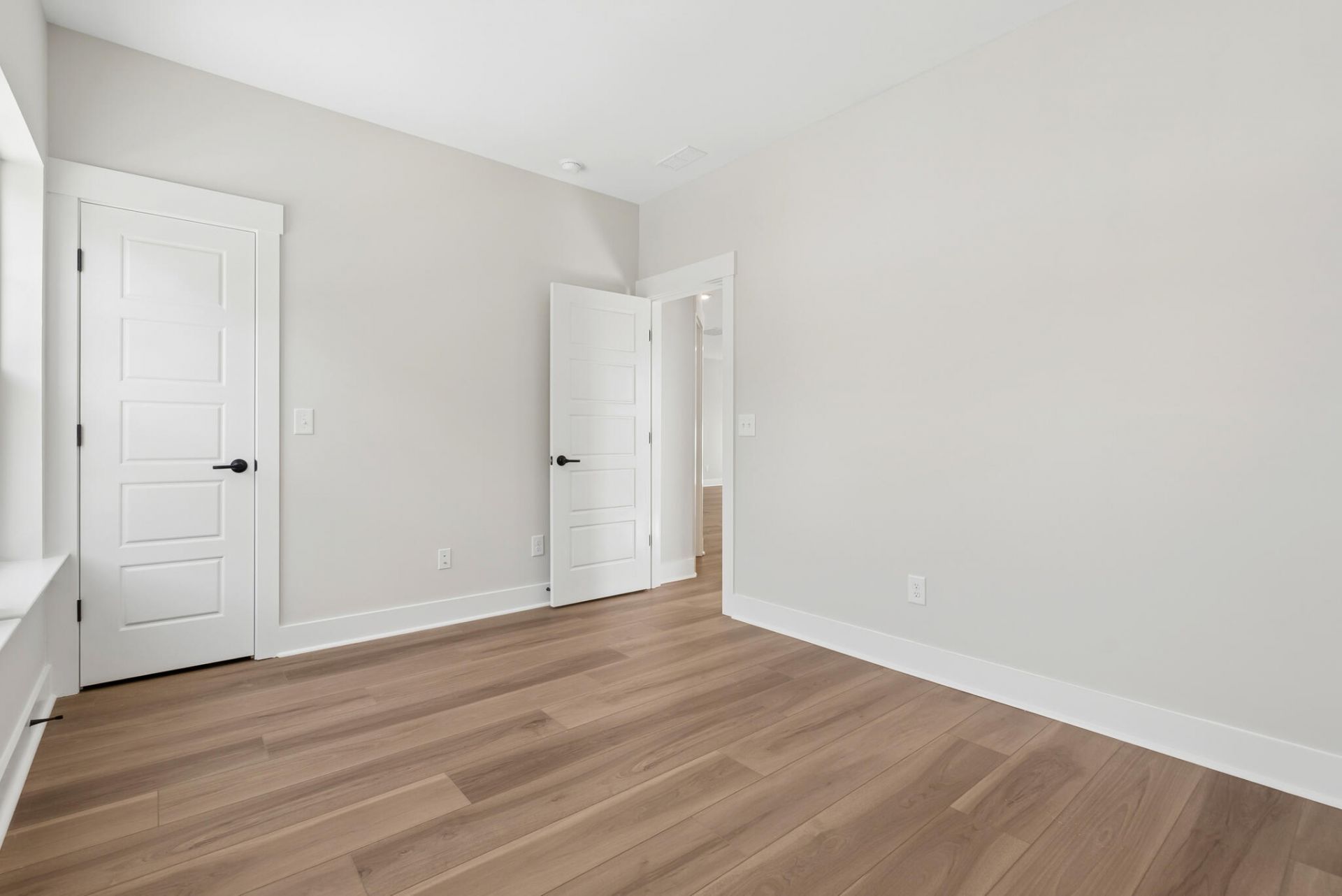 5354 Elder Avenue Photo 30