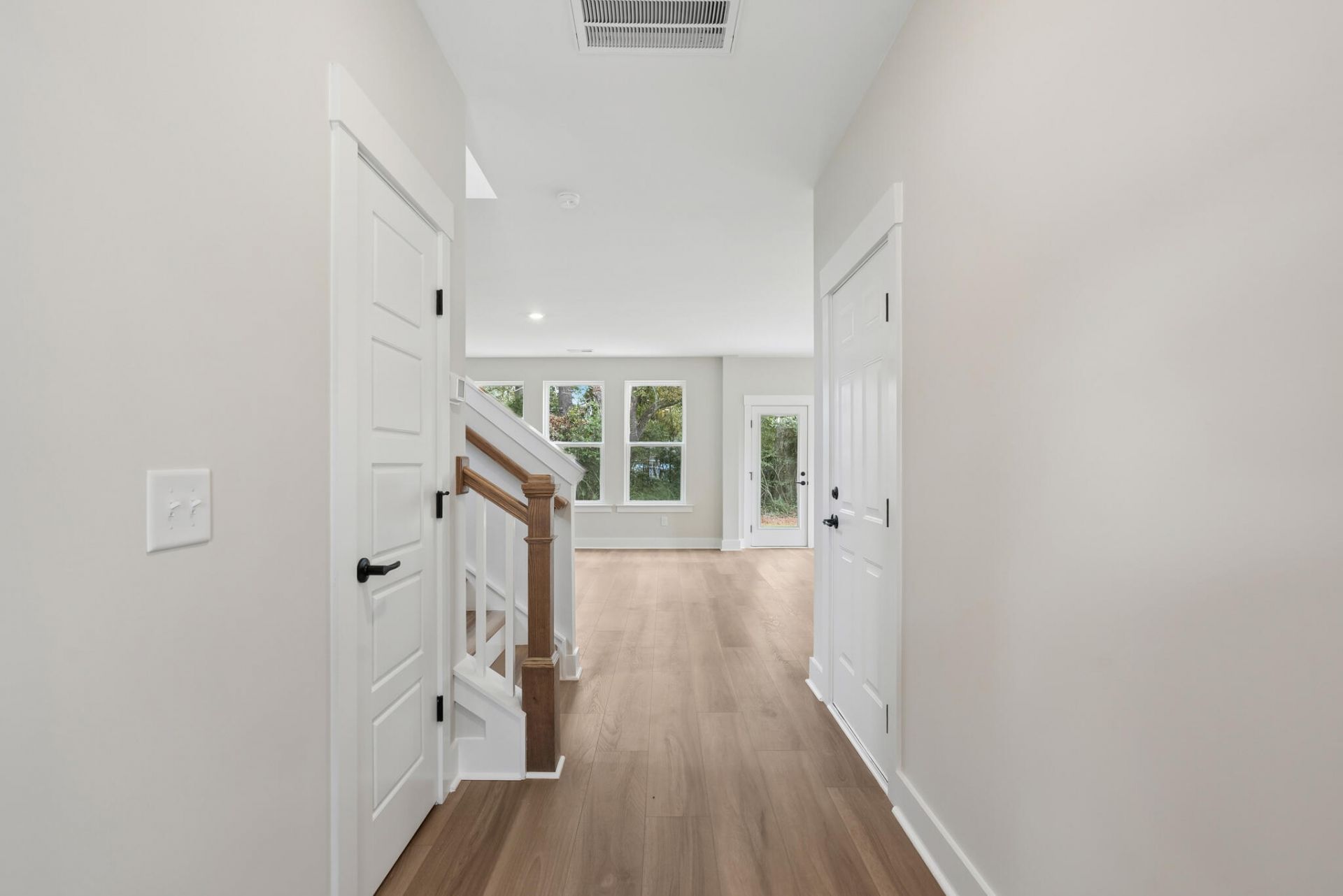 5354 Elder Avenue Photo 5