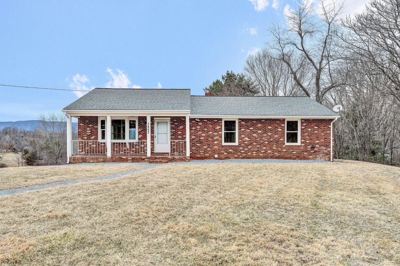 3862 Country Club Rd, Troutville, VA 24175 Main Photo