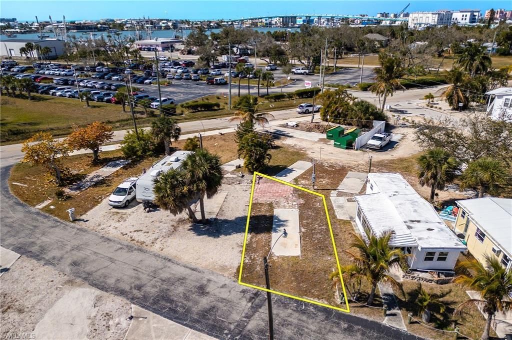 4 Helen Ln, Fort Myers Beach, FL 33931 Photo