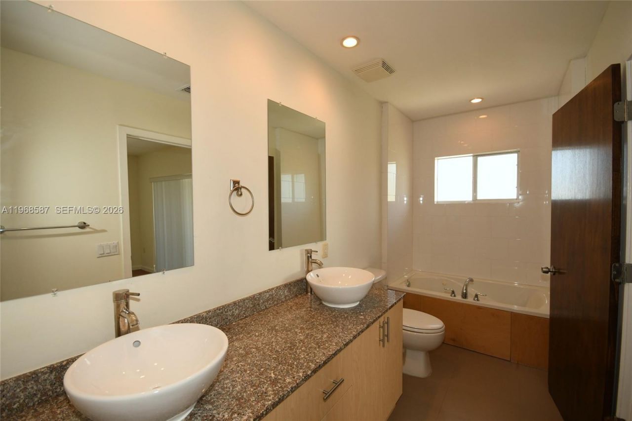 2780 SW 33 Ave, Miami, FL 33133 Photo