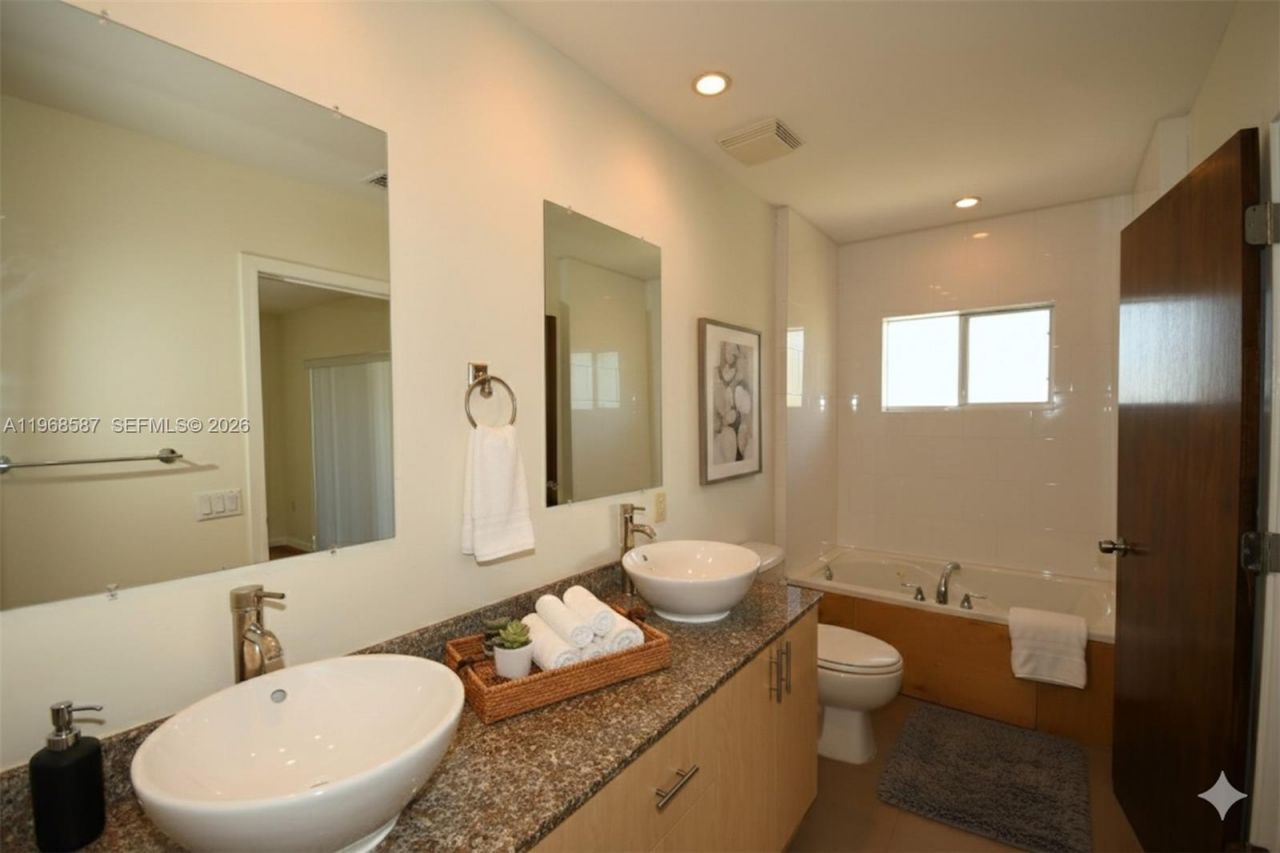 2780 SW 33 Ave, Miami, FL 33133 Photo