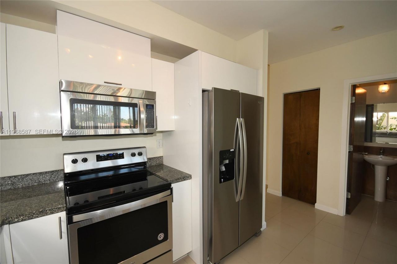 2780 SW 33 Ave, Miami, FL 33133 Photo