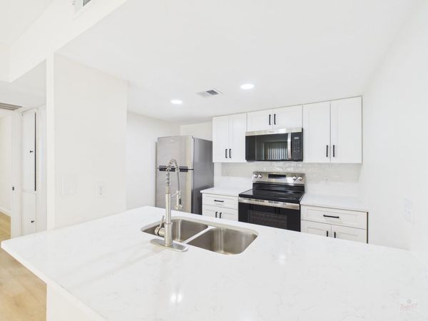 2124 Burton DR, Unit 105, Austin, TX 78741