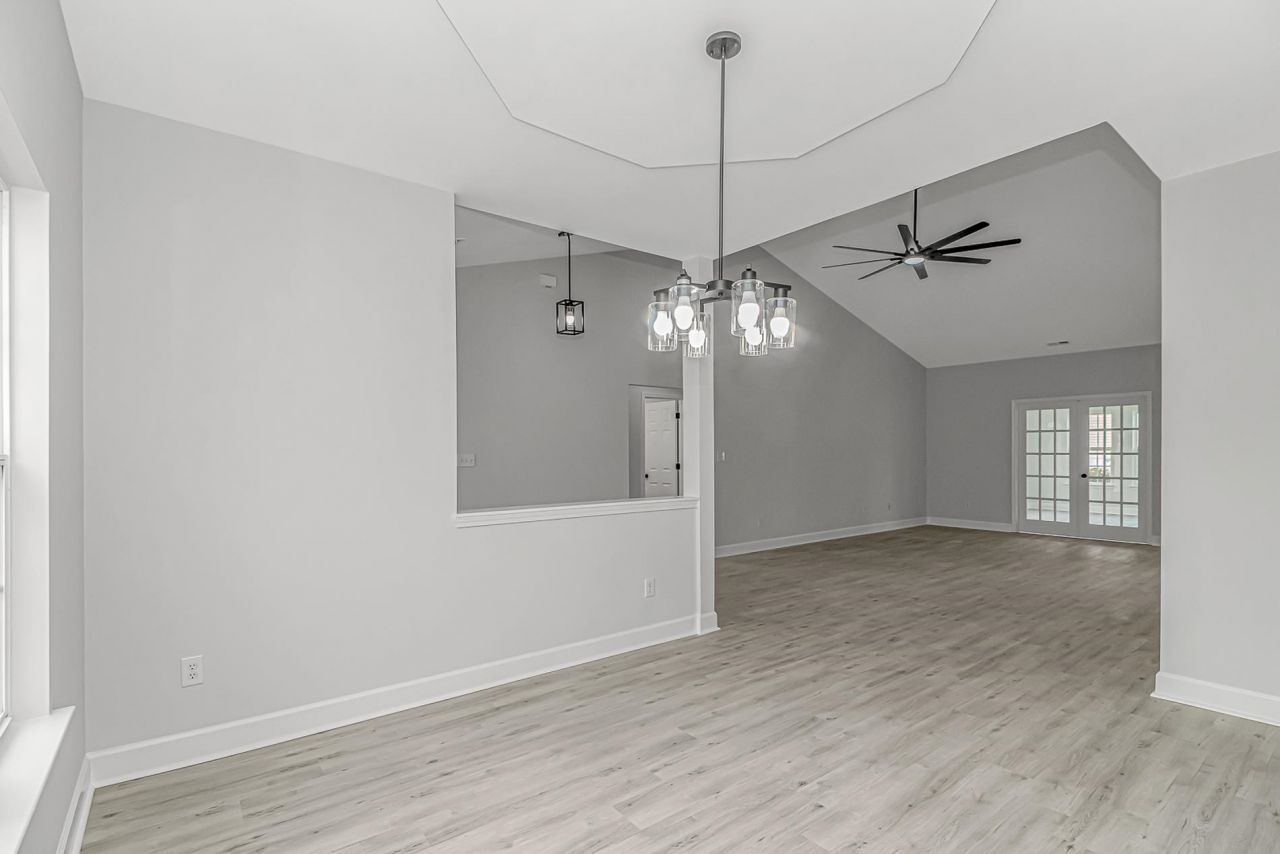 284 White Water Loop Photo 9