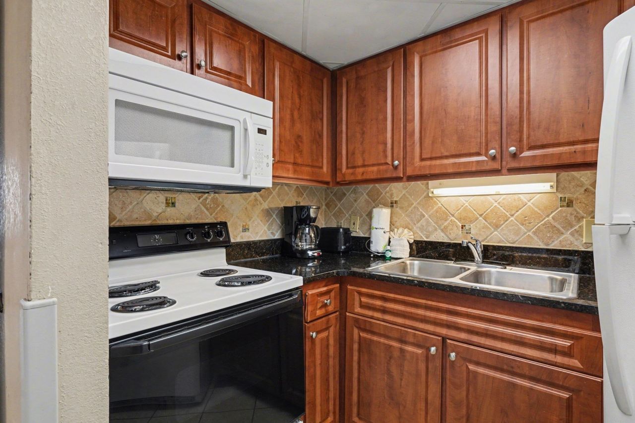 1501 S Ocean Blvd.  Photo 10