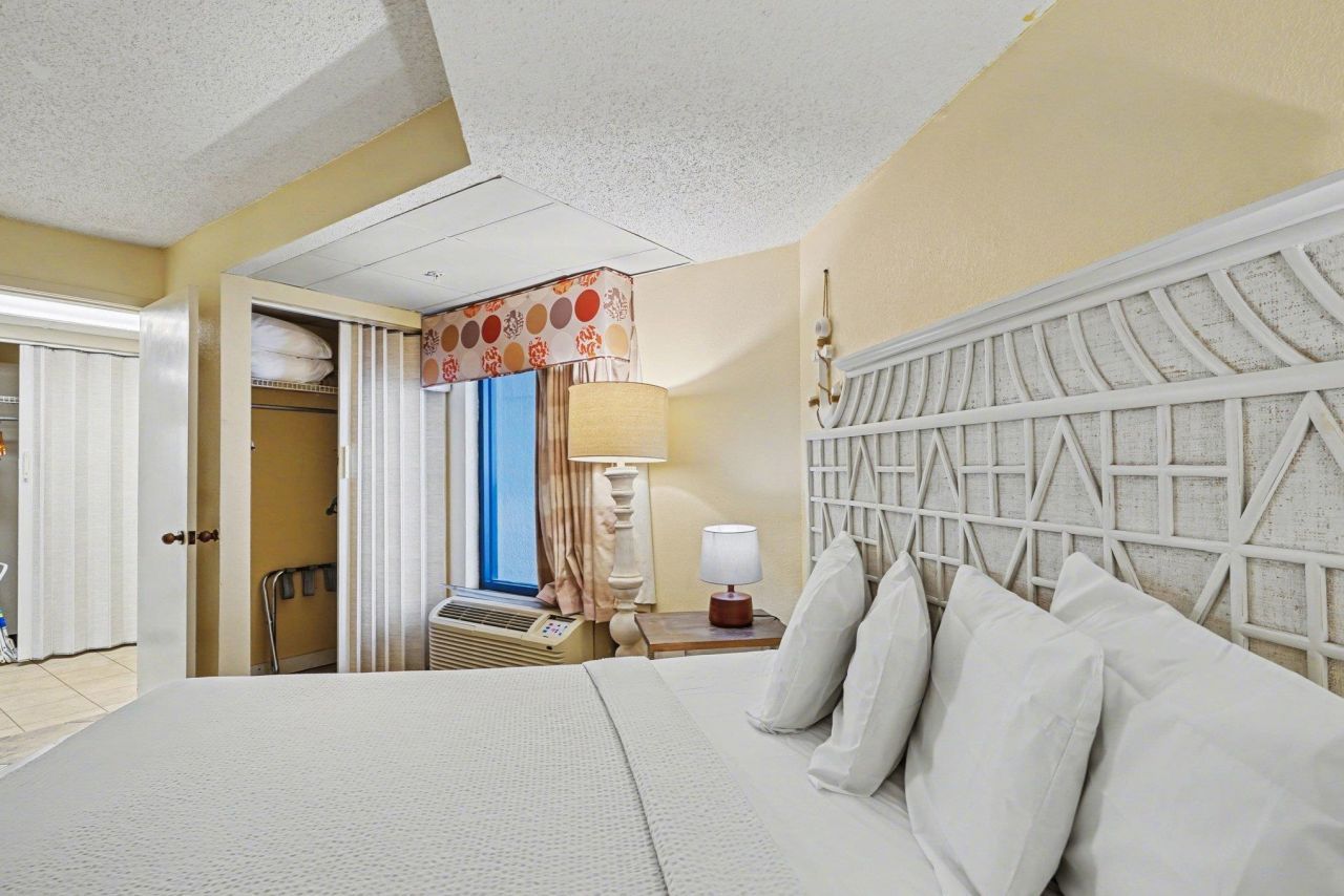 1501 S Ocean Blvd.  Photo 15