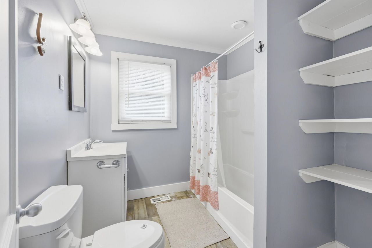 427 Dawson St.  Photo 12