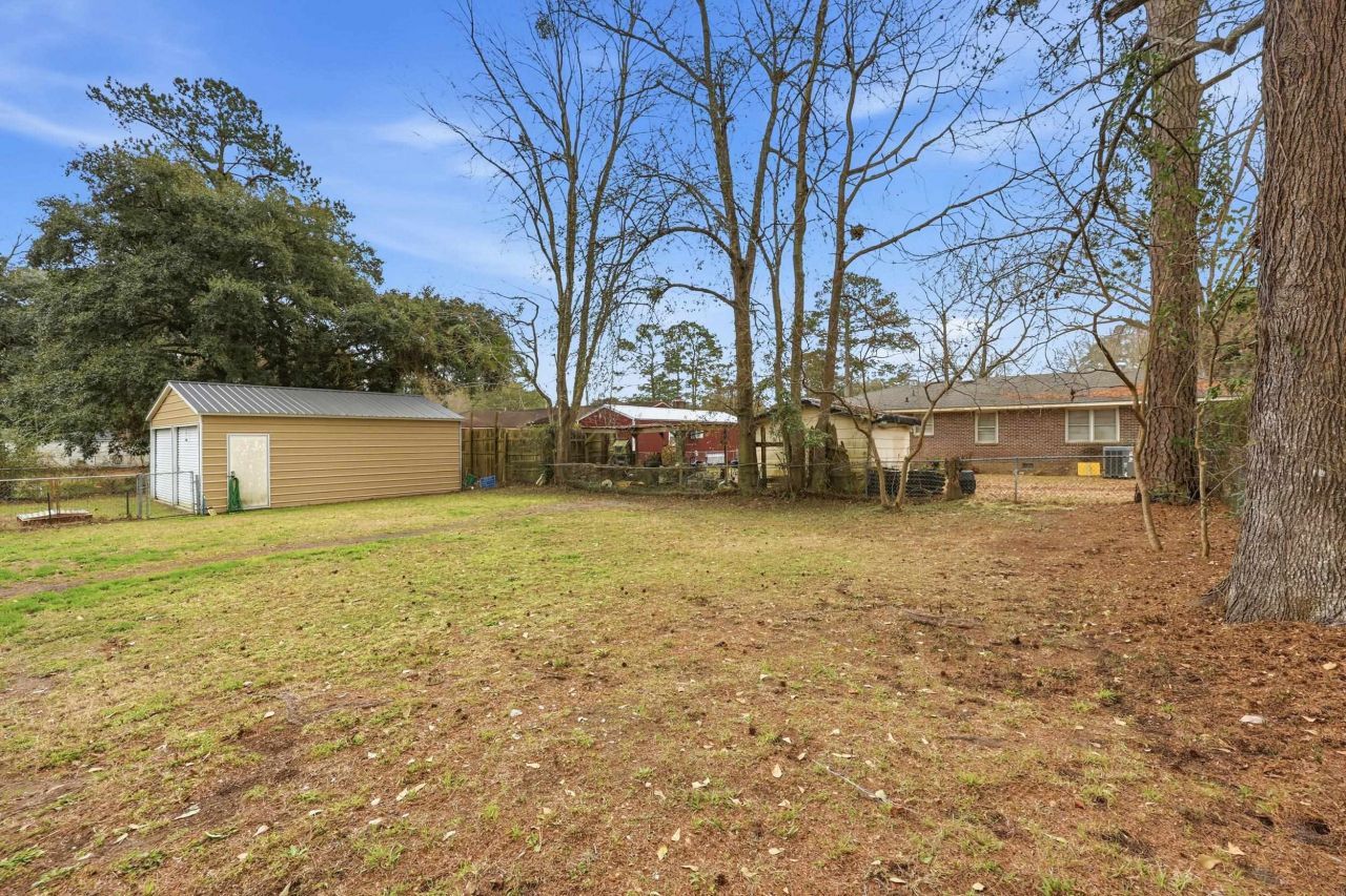 427 Dawson St.  Photo 16