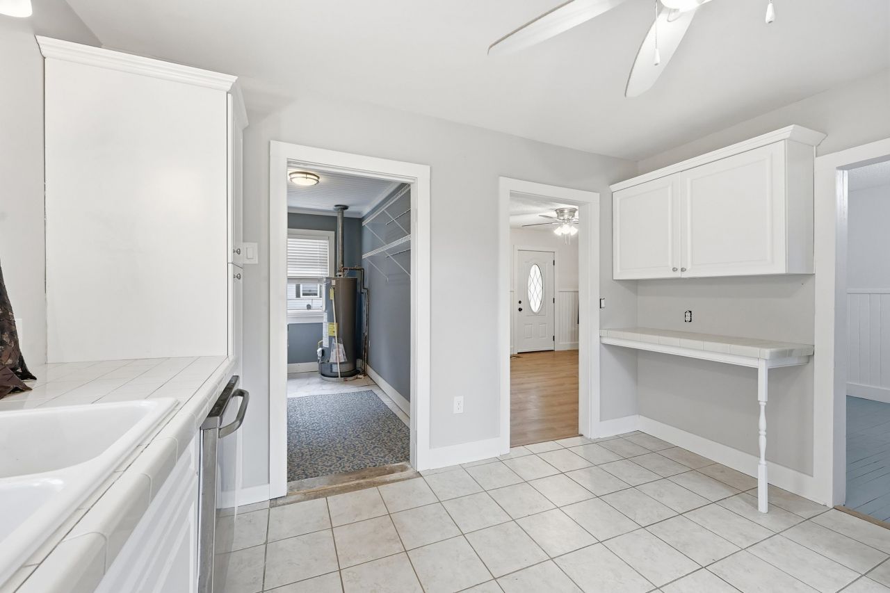 427 Dawson St.  Photo 6