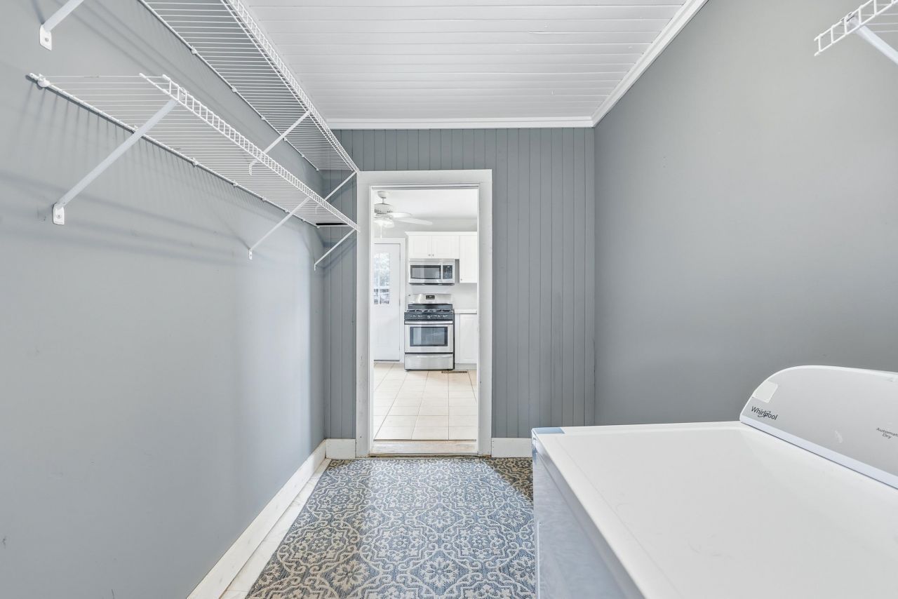 427 Dawson St.  Photo 7