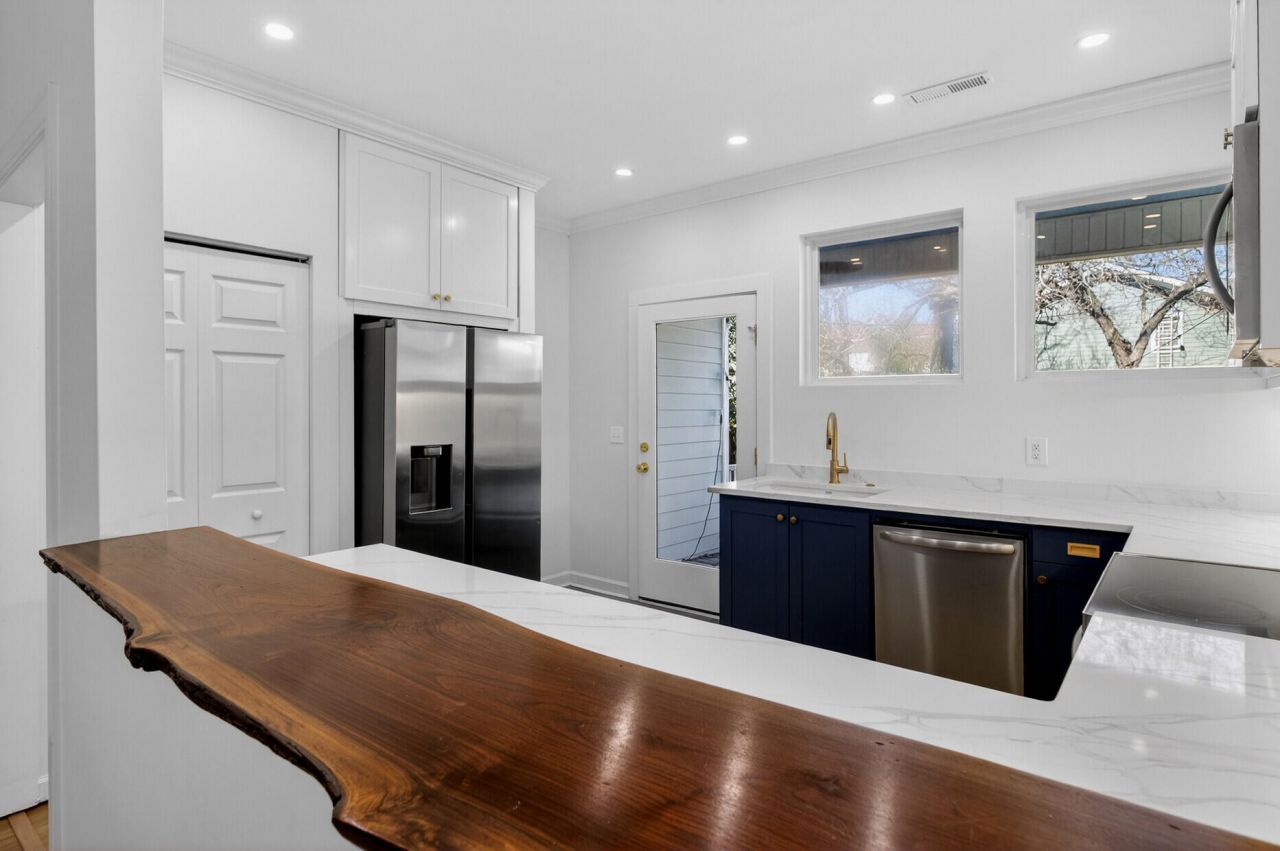 46 Poplar Street Photo 14