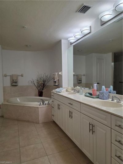 5706 Cape Harbour Dr, Unit 211, Cape Coral, FL 33914 Photo