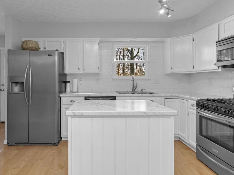 3332 Timber Oak Drive, Columbus, OH 43204 Photo 14