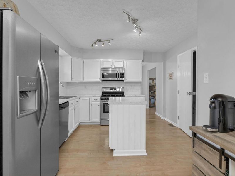 3332 Timber Oak Drive, Columbus, OH 43204 Photo 16