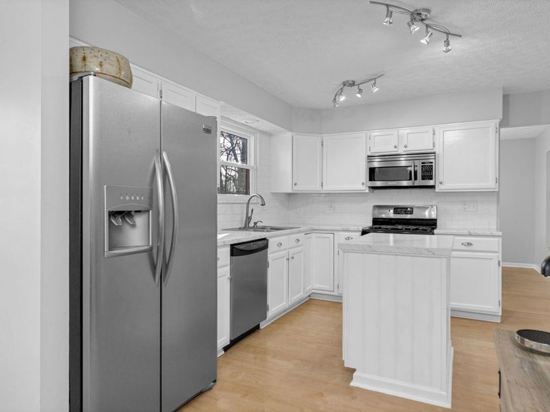 3332 Timber Oak Drive, Columbus, OH 43204 Photo 17