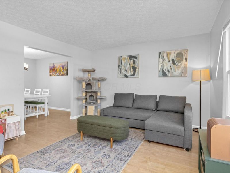 3332 Timber Oak Drive, Columbus, OH 43204 Photo 7