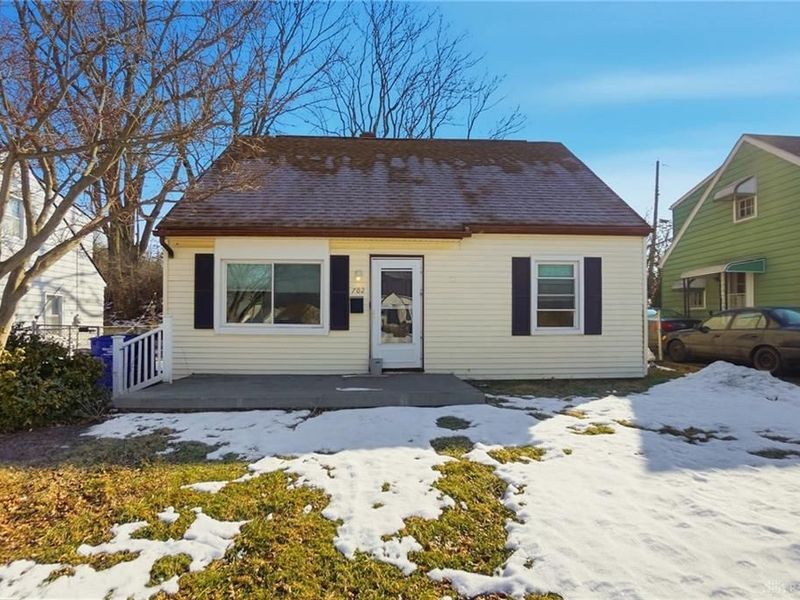 702 Allenwood Court, Dayton, OH 45420 Photo 3