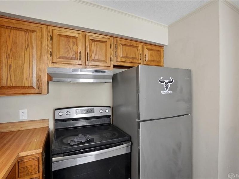 702 Allenwood Court, Dayton, OH 45420 Photo 9