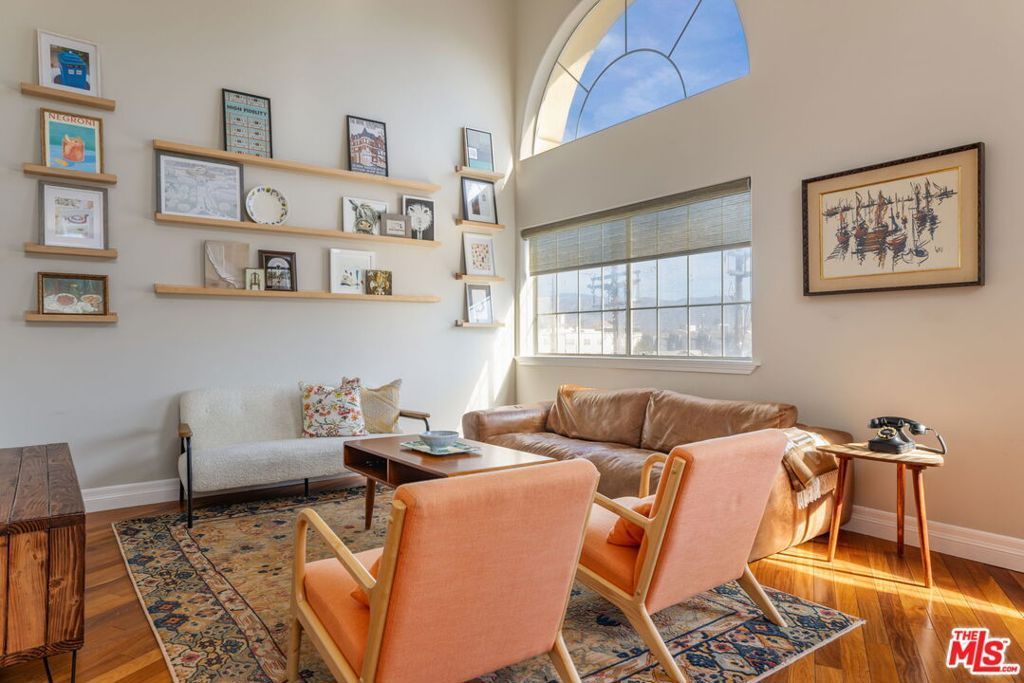 10824 Bloomfield Street, Unit 304, Toluca Lake, CA 91602 Main Photo