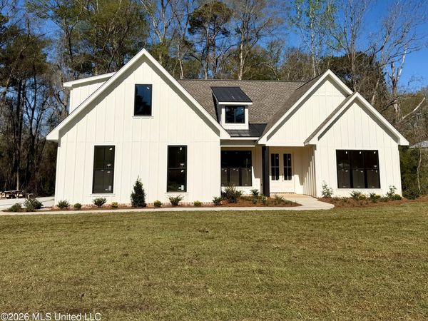 41 Forest Barnes Road, Petal, MS 39465