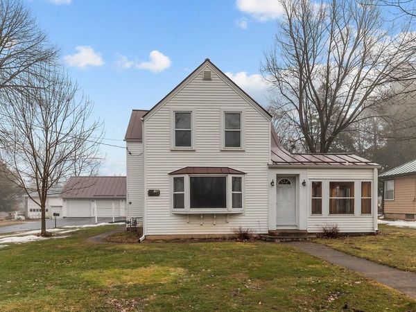 425 S MAIN STREET, Iola, WI 54945