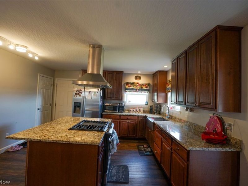 1325 County Line Rd, Hopewell, OH 43760 Photo 4