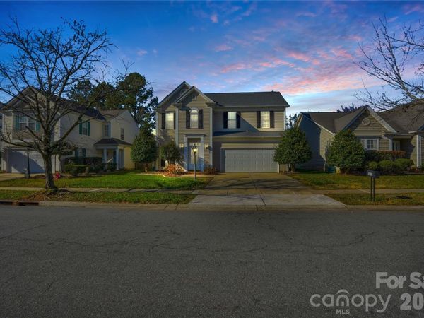 5815 Waverly Lynn Lane, Charlotte, NC 28269