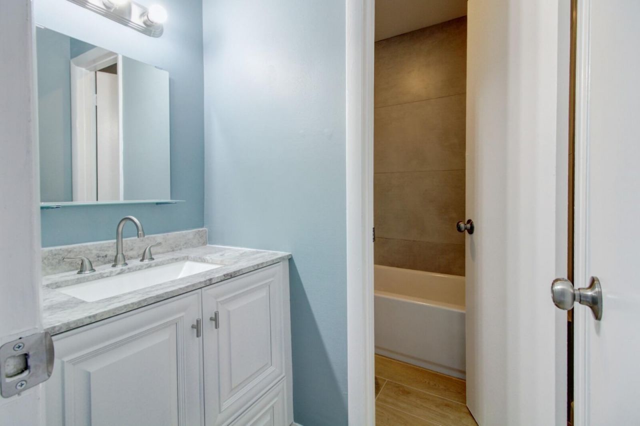 960 N Franklin Avenue, Unit 960d, Homestead, FL 33034 Photo