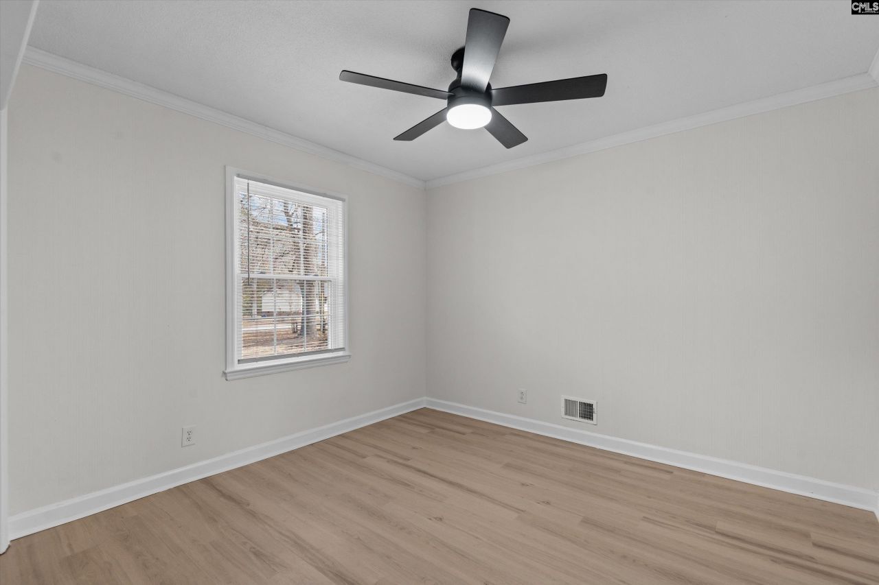 1127 Bayview Drive  Photo 9