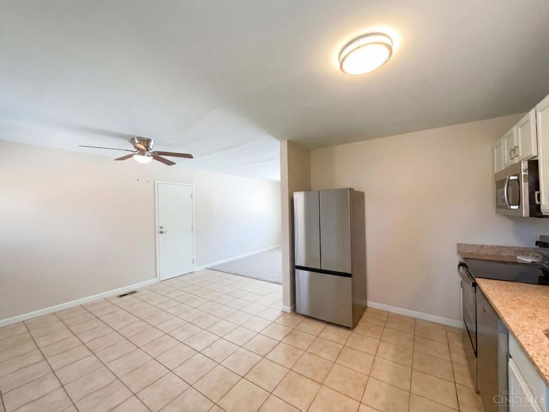 8724 Neptune Drive, Springfield Twp., OH 45231 Photo 10