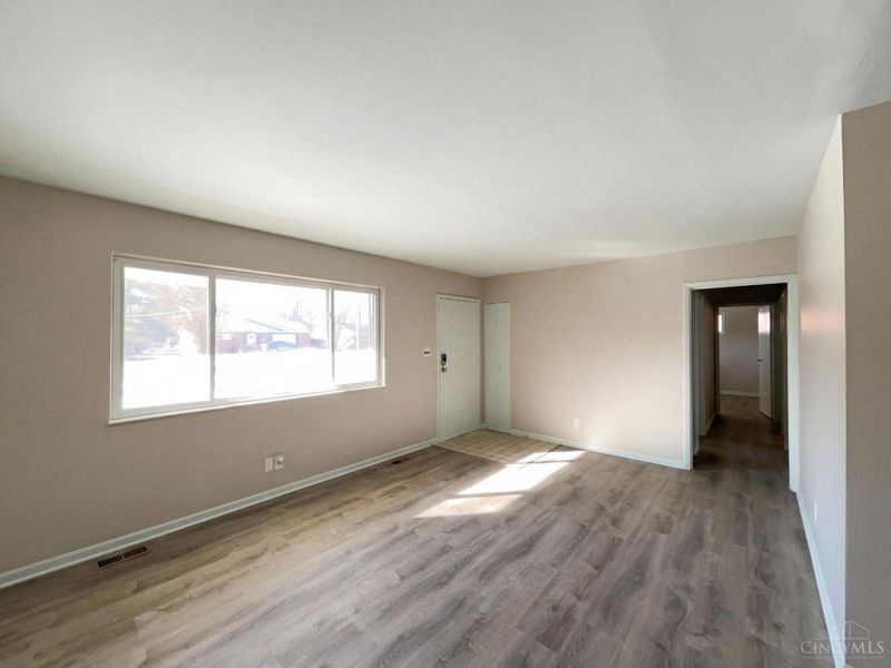 8724 Neptune Drive, Springfield Twp., OH 45231 Photo 3