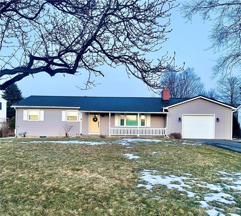 206 Carpenter Road, Elmira, NY 14903 Main Photo